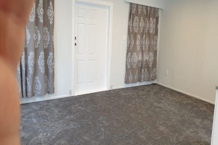 Photo of property in 2/24 Dale Crescent, Pakuranga, Auckland, 2010