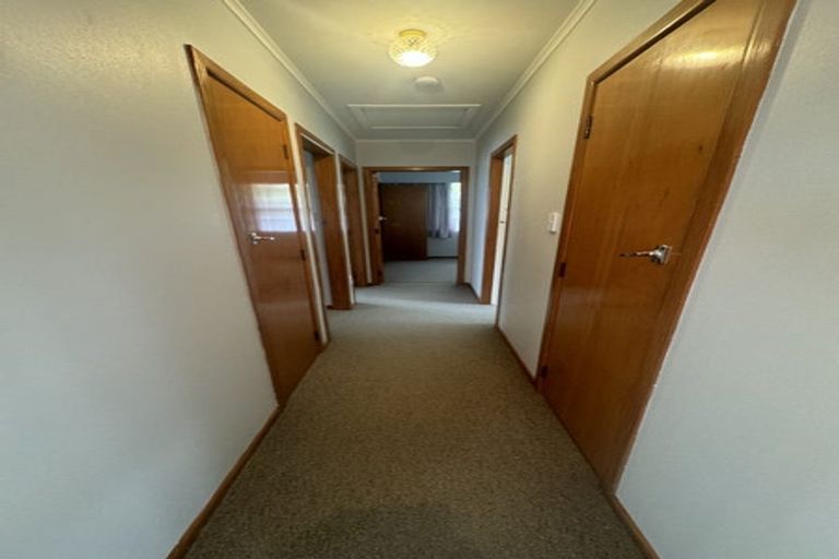 Photo of property in 46 Catherine Crescent, Paparangi, Wellington, 6037