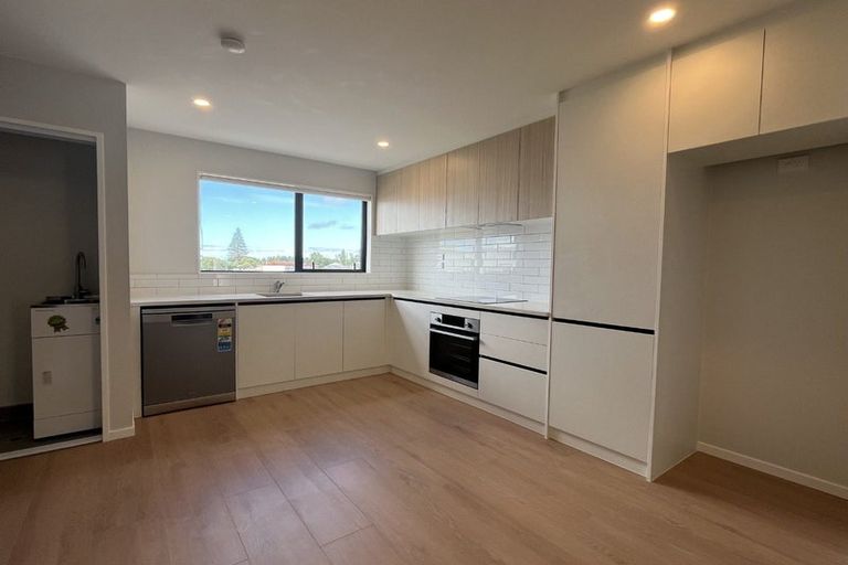 Photo of property in 74 Tukari Lane, Mangere Bridge, Auckland, 2022