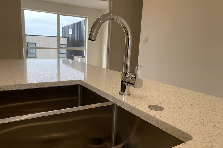 Photo of property in 3 Waihou Crescent, Albany Heights, Auckland, 0632