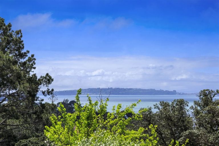 Photo of property in 3/100 Aberdeen Road, Campbells Bay, Auckland, 0620