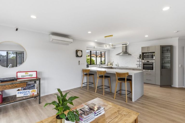 Photo of property in 90 Regent Drive, Paraparaumu Beach, Paraparaumu, 5032