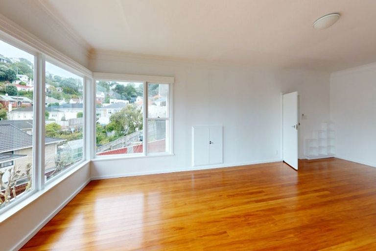 Photo of property in 18 Cavendish Square, Strathmore Park, Wellington, 6022