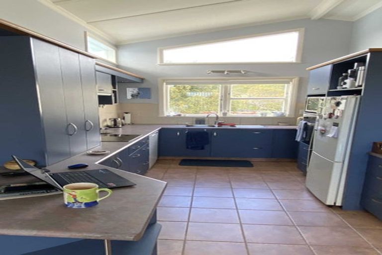 Photo of property in 54 Aorangi Road, Paraparaumu, 5032
