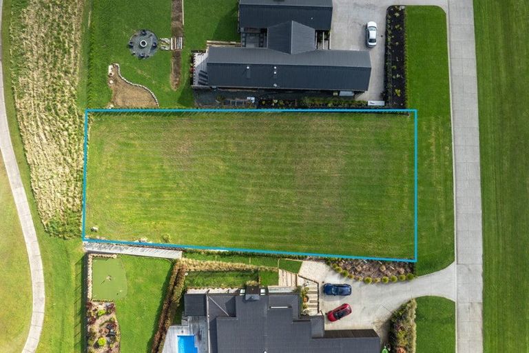 Photo of property in 53 Grayson Road, Wainui, 0992