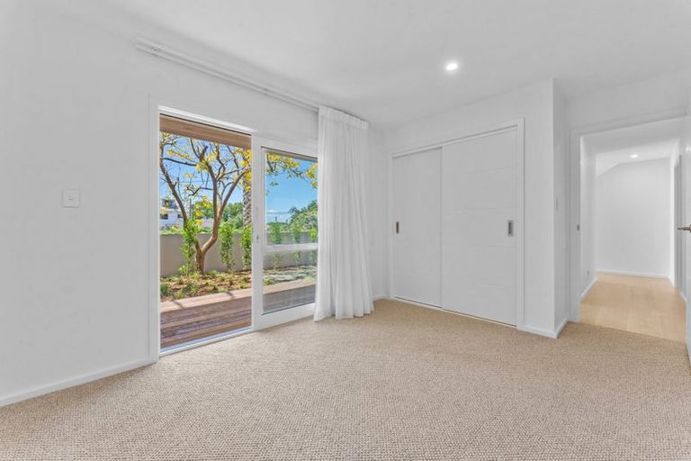 Photo of property in 1/37 Parr Terrace, Castor Bay, Auckland, 0620