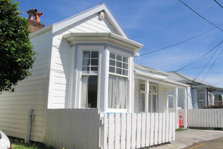 Photo of property in 4 Prince Street, Mount Victoria, Wellington, 6011