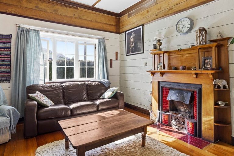 Photo of property in 21 Egmont Street, Patea, 4520