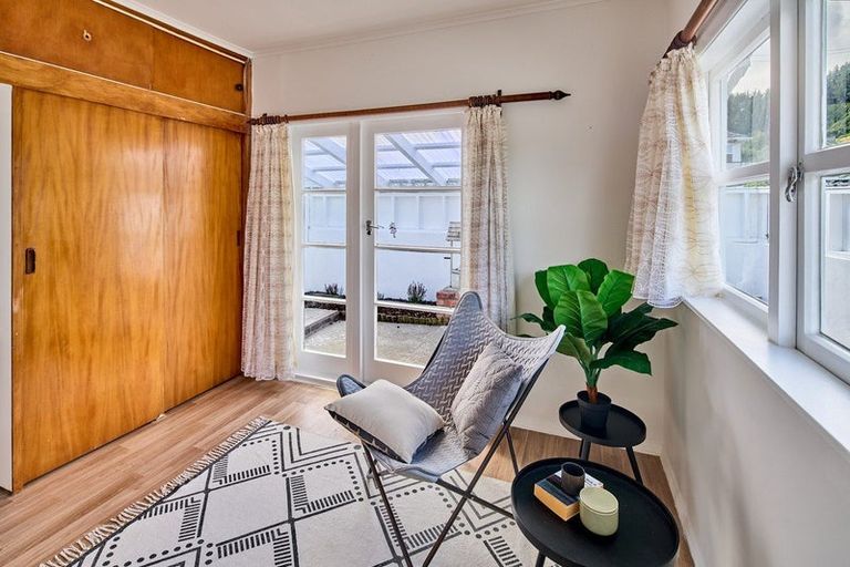 Photo of property in 35 Allen Terrace, Tawa, Wellington, 5028