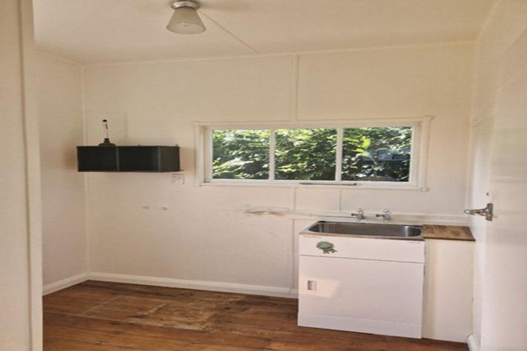 Photo of property in 33 Sackville Street, Fitzroy, New Plymouth, 4312