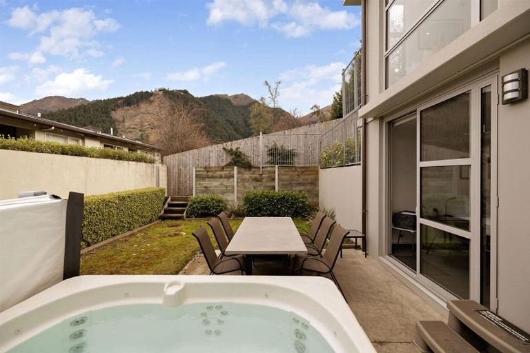 Photo of property in The Beeches Apartments, 12/60 Hallenstein Street, Queenstown, 9300