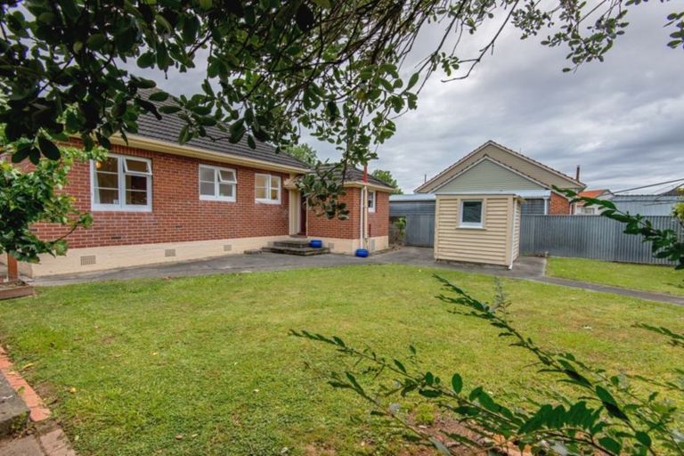 Photo of property in 35 Savage Crescent, West End, Palmerston North, 4412