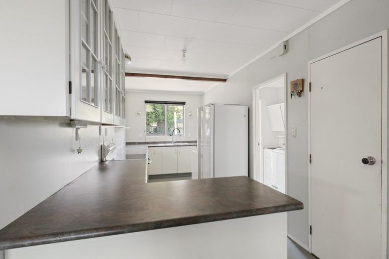Photo of property in 21 Ruru Street, Waikanae, 5036