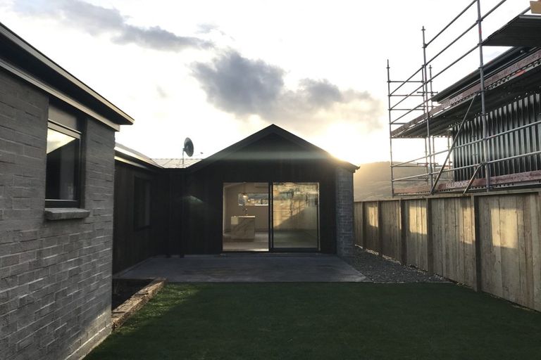 Photo of property in 7 Fallow Street, Jacks Point, 9371