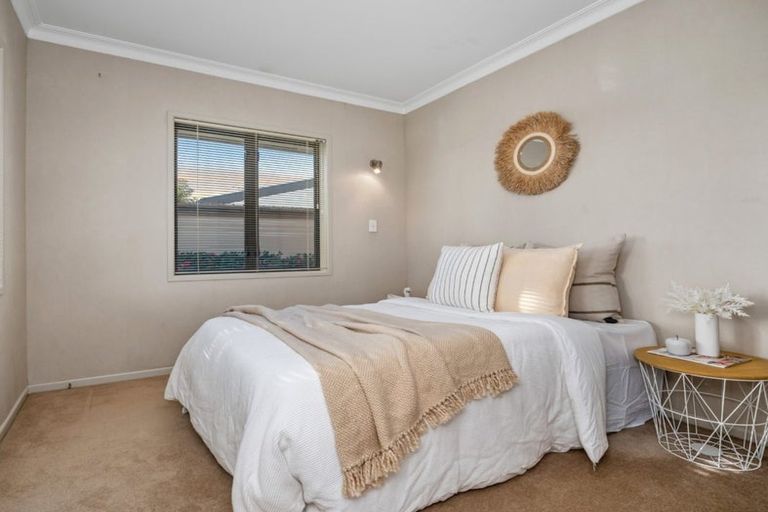 Photo of property in 2 Pemberton Crescent, Greerton, Tauranga, 3112