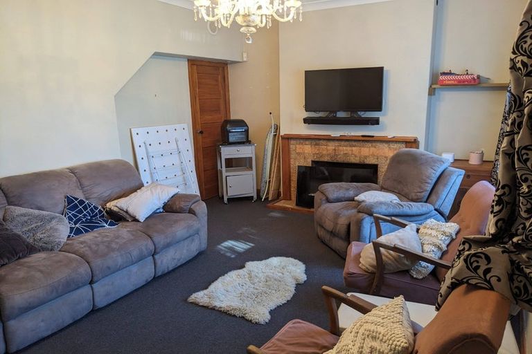 Photo of property in 30 Durham Crescent, Fairfield, Lower Hutt, 5011