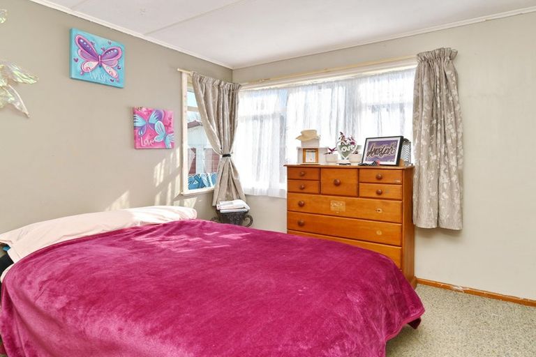 Photo of property in 43 Uxbridge Street, Redwood, Christchurch, 8051