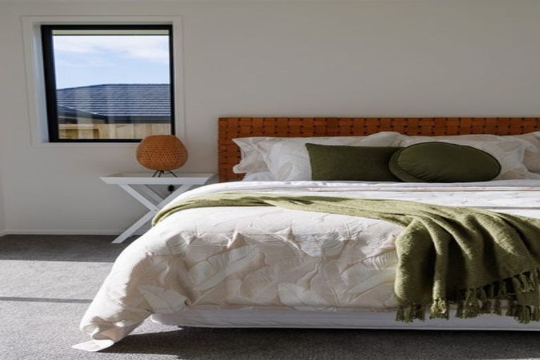 Photo of property in 32 Te Piriti Road, One Tree Point, 0118