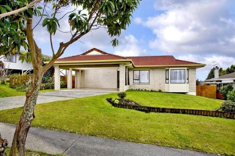 Photo of property in 23 Kennedy Avenue, Forrest Hill, Auckland, 0620
