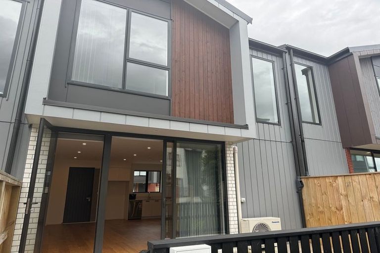 Photo of property in 7 Mahalo Avenue, Wiri, Auckland, 2104