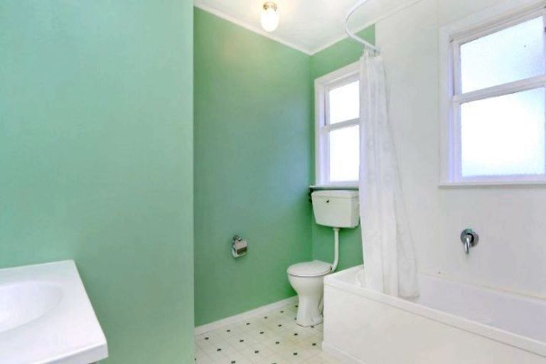 Photo of property in 9 Wincanton Place, Awapuni, Palmerston North, 4412