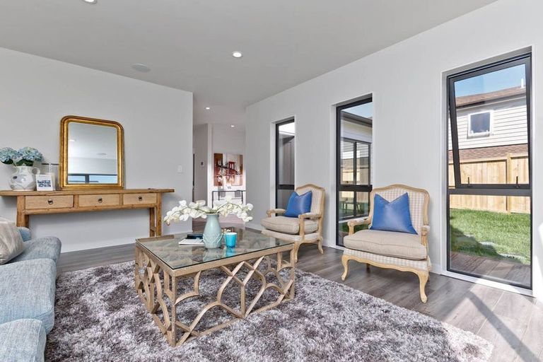 Photo of property in 3 Crompton Place, Orewa, 0931