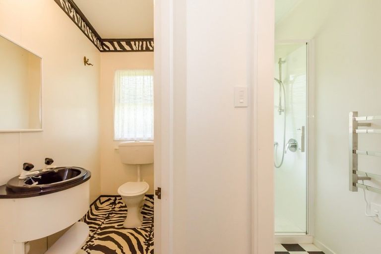 Photo of property in 2 Patterson Grove, Waikanae, 5036