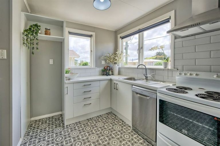 Photo of property in 1/18 Benge Crescent, Clouston Park, Upper Hutt, 5018