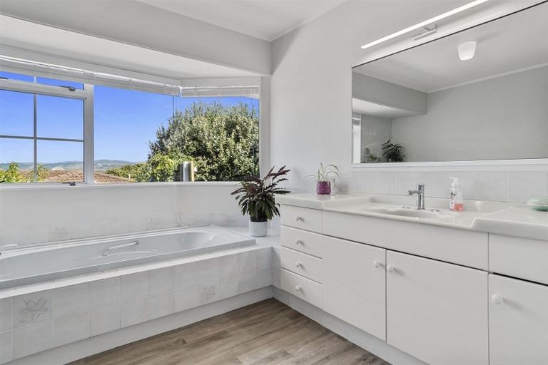 Photo of property in 18 Brookfield Terrace, Brookfield, Tauranga, 3110