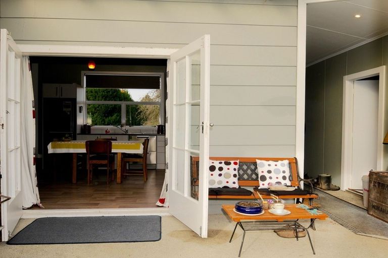 Photo of property in 64 Waihao Back Road, Waimate, 7979