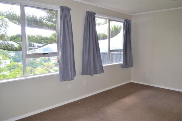 Photo of property in 10 Laurent Place, Kingston, Wellington, 6021