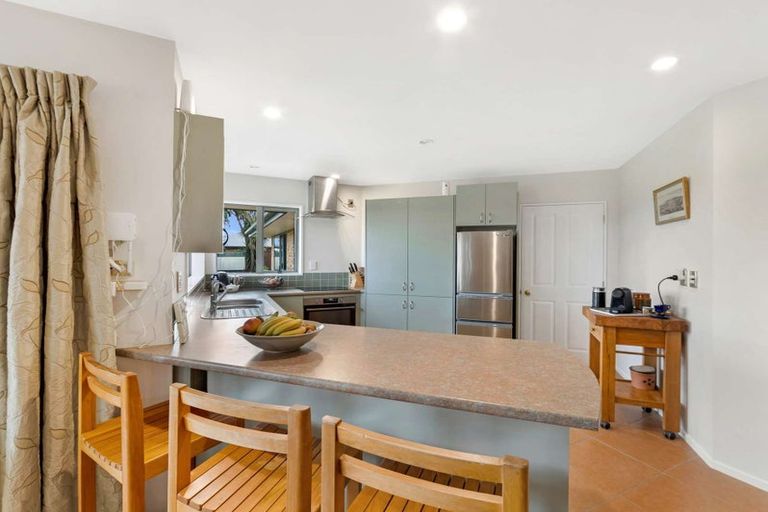 Photo of property in 34 Kiwi Avenue, Waikuku Beach, 7473