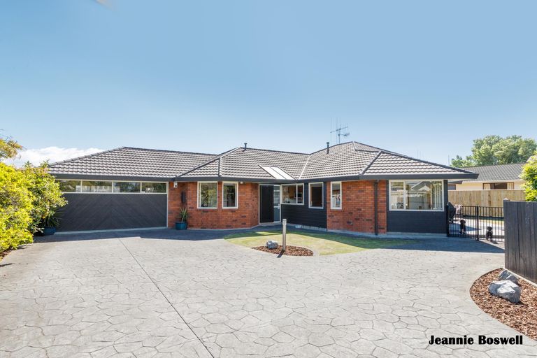 Photo of property in 76b Albert Street, Palmerston North, 4414