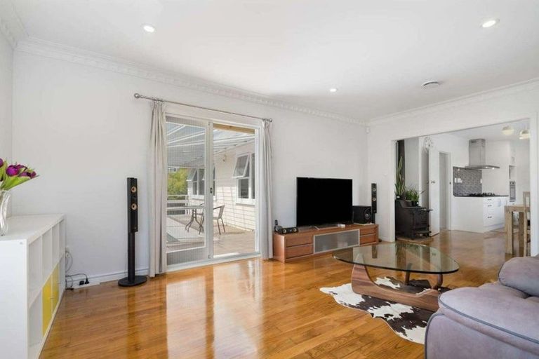 Photo of property in 82b Woodglen Road, Glen Eden, Auckland, 0602