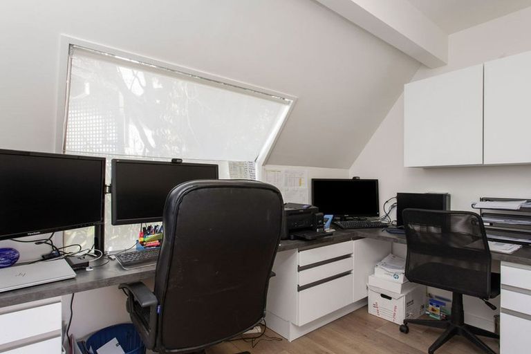 Photo of property in 1/12 Patmos Place, Mount Pleasant, Christchurch, 8081