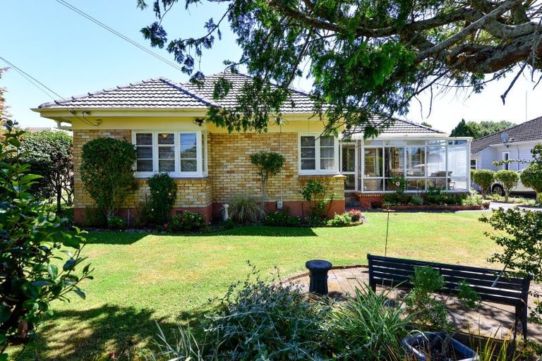 Photo of property in 29 Knighton Road, Hillcrest, Hamilton, 3216