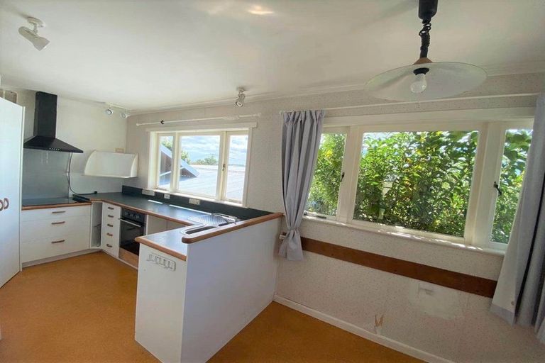 Photo of property in 10 Wairere Road, Torbay, Auckland, 0630