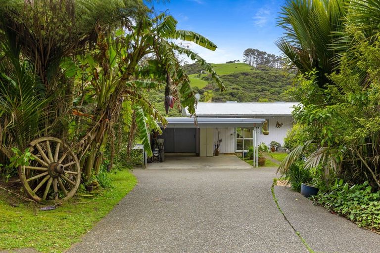 Photo of property in 90 Lone Kauri Road, Karekare, Auckland, 0772