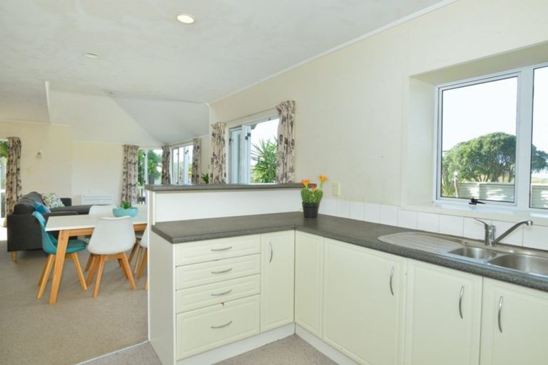 Photo of property in 27a Moana Road, Okitu, Gisborne, 4010