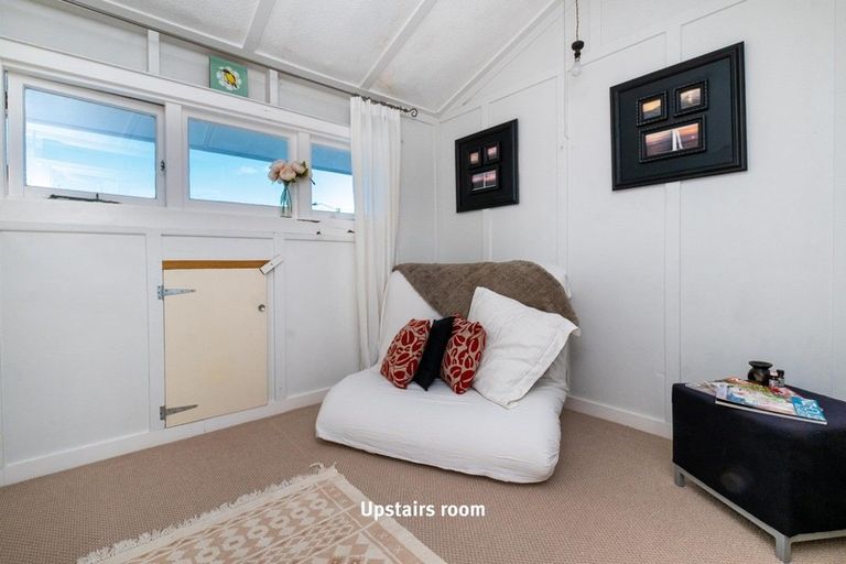 Photo of property in 102 Beach Road, Haumoana, 4102