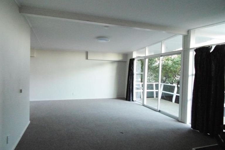 Photo of property in 8 Merchant Avenue, Te Atatu South, Auckland, 0610