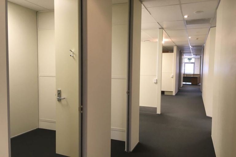 Photo of property in 4/9 Broderick Road, Johnsonville, Wellington, 6037