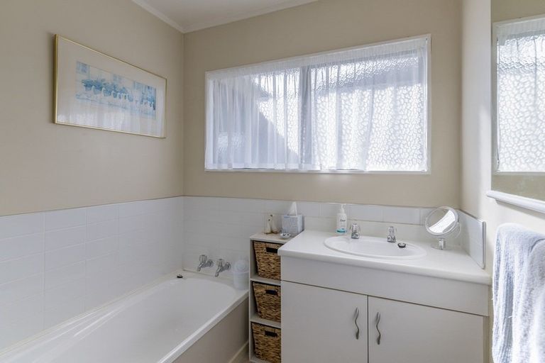 Photo of property in 36 Easton Way, Levin, 5510