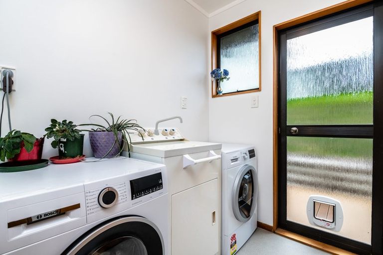 Photo of property in 16 Romney Square, Tawa, Wellington, 5028