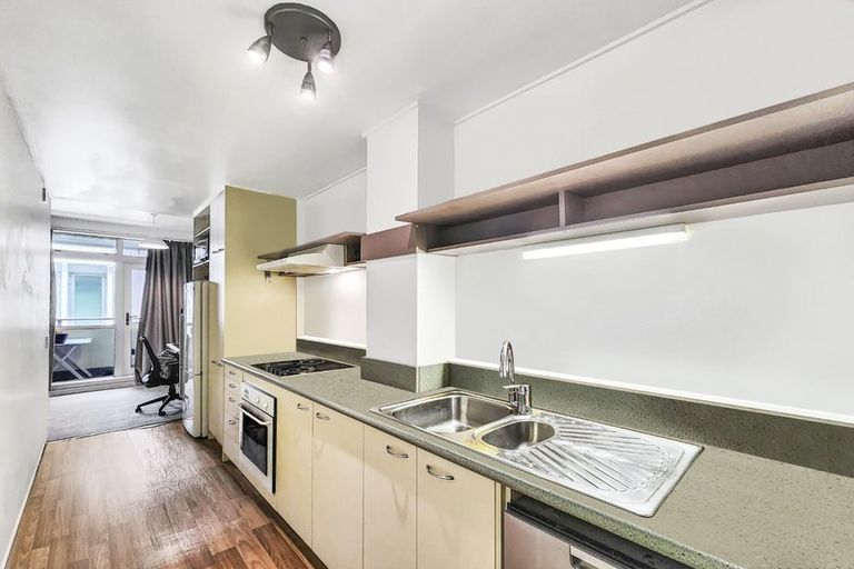 Photo of property in Dixonlane Apartments, 8/7 Feltex Lane, Te Aro, Wellington, 6011