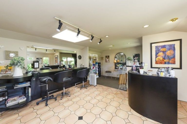 Photo of property in 302 Park Road, Hokowhitu, Palmerston North, 4410