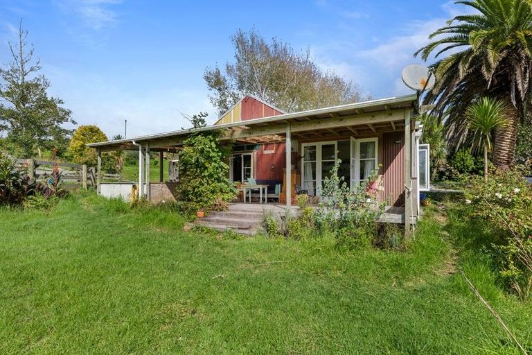 Photo of property in 1122 Oneriri Road, Kaiwaka, 0573