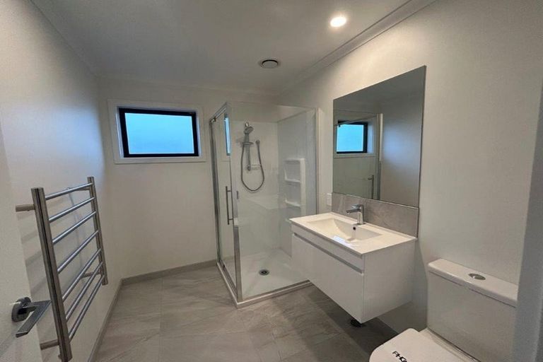 Photo of property in 24 Atutahi Lane, Papamoa, 3118