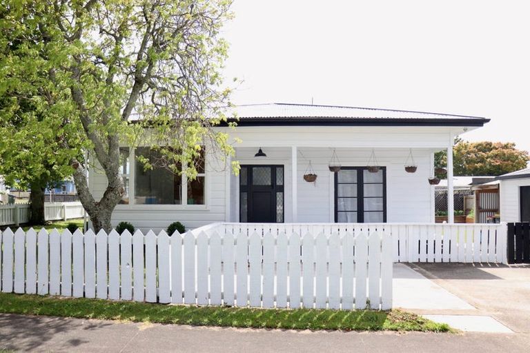 Photo of property in 32 Brookes Street, Inglewood, 4330