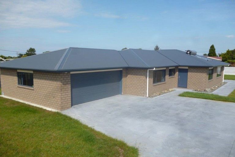 Photo of property in 379 Waihi Road, Normanby, Hawera, 4614